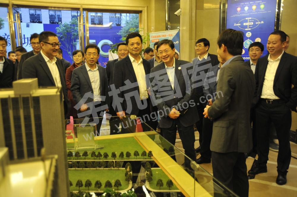 中国联通总经理陆益民走访产业互联网小镇