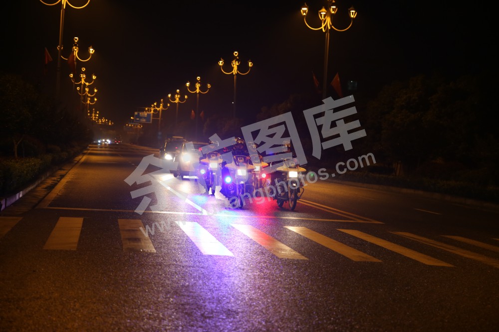 瓶窑镇专业夜间巡逻队