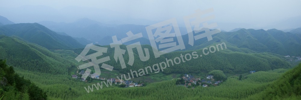 百丈层峦之外缭薄纱竹林