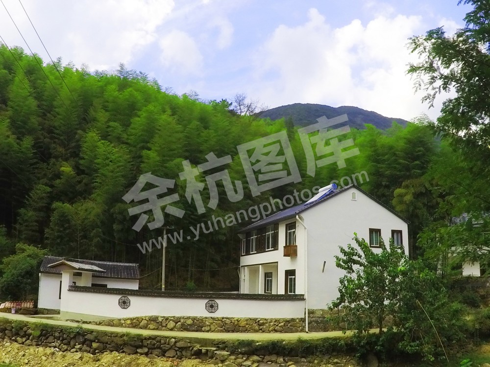 青山村立面整治样板房