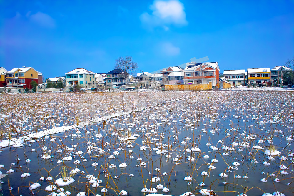 乡村雪色