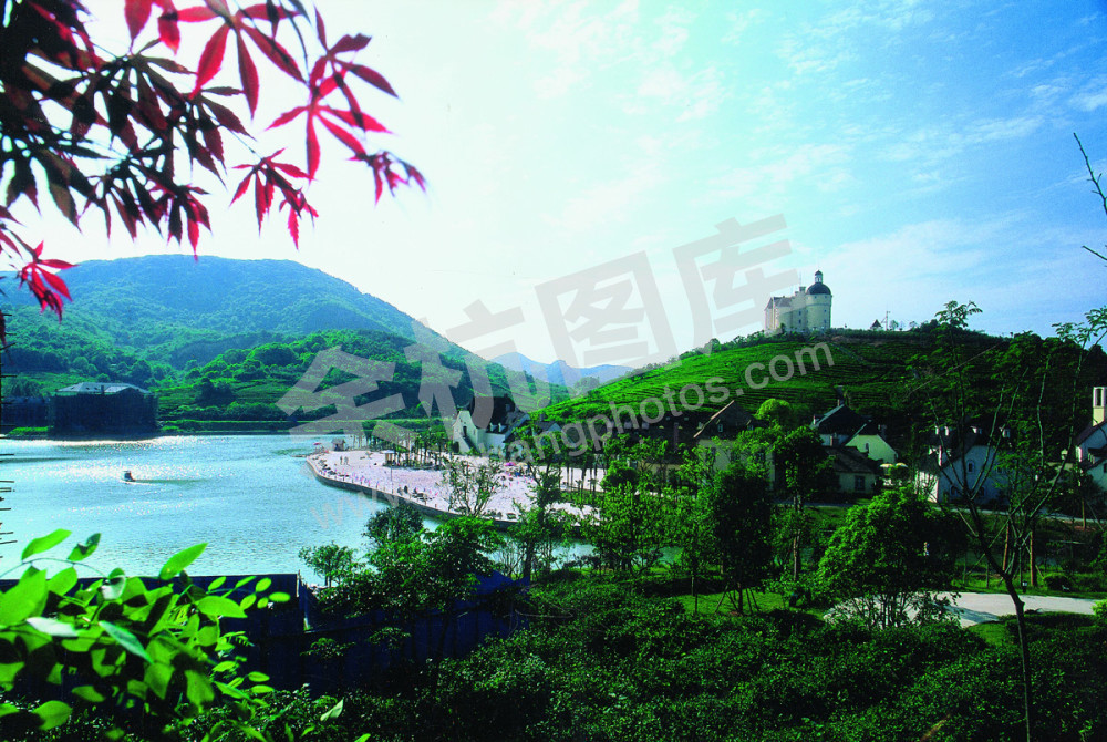 欢乐四季公园天鹅湖城堡