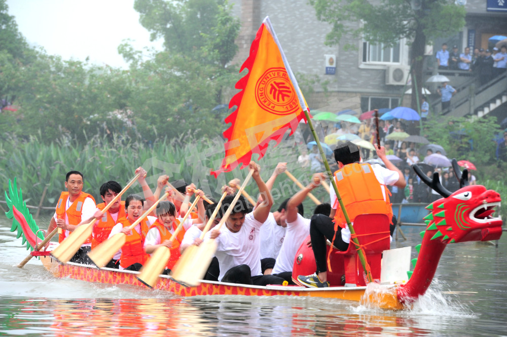 高校学子龙舟3.JPG