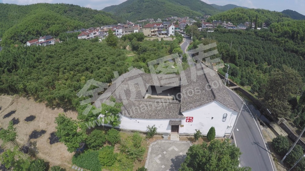 奇鹤村文化大礼堂