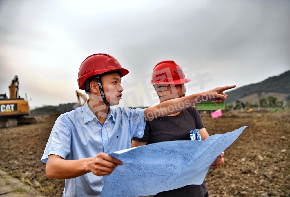 美丽公路一线工作者