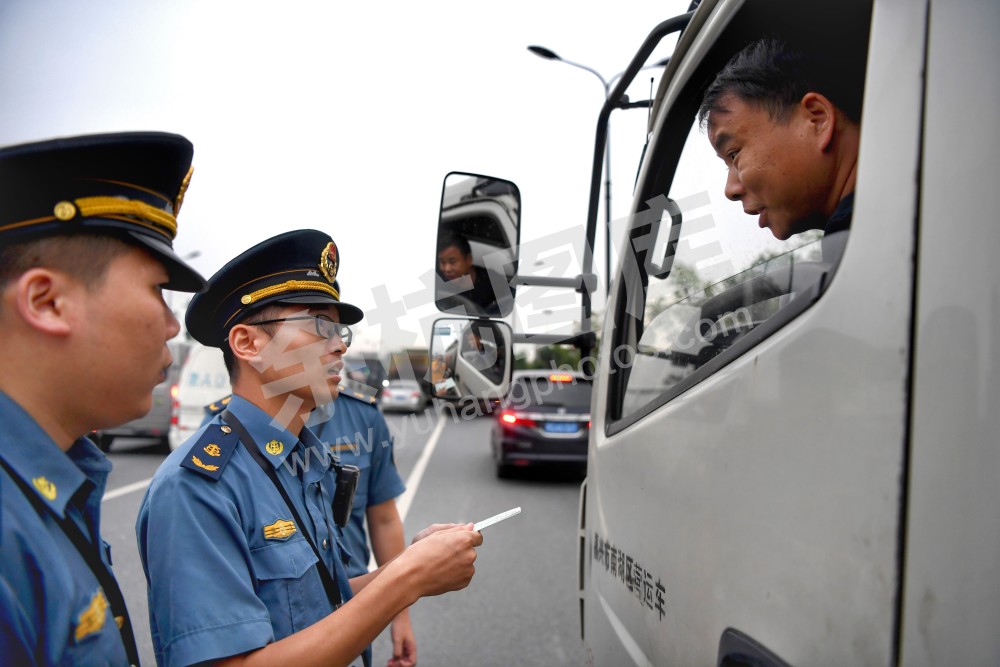 运政执法检查危化品车辆