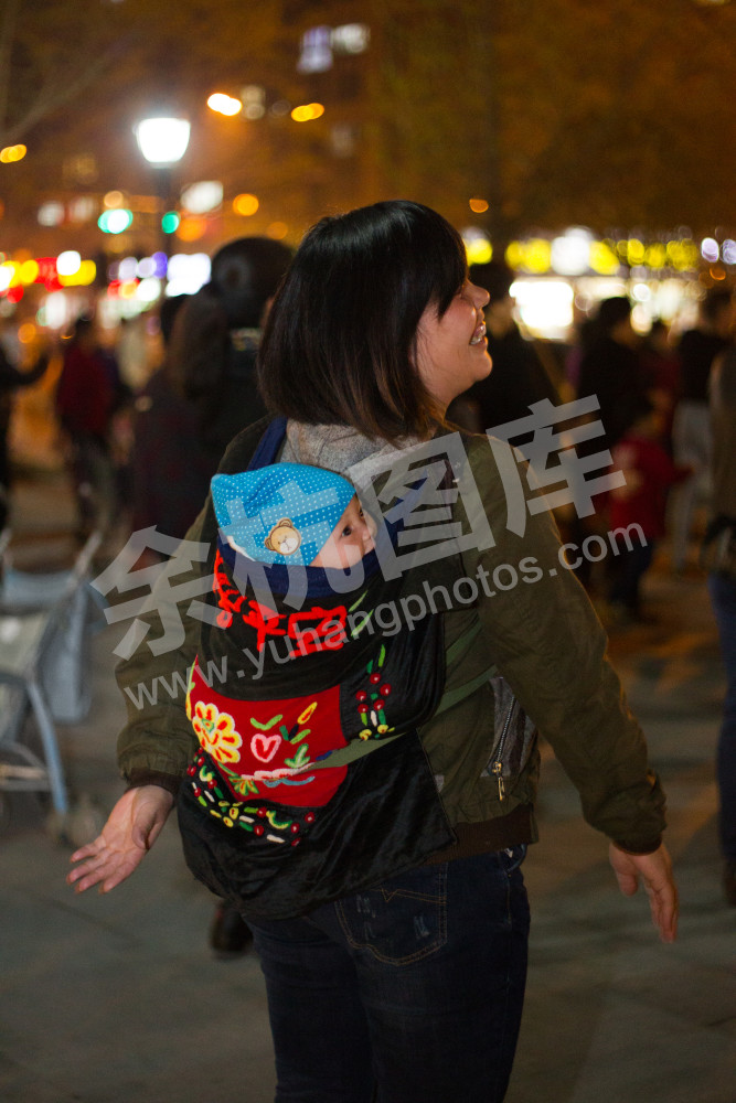 和妈妈一起跳广场舞