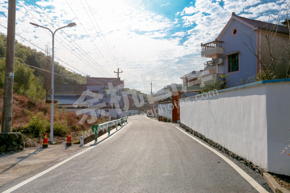 瓶窑镇奇鹤村四好农村路