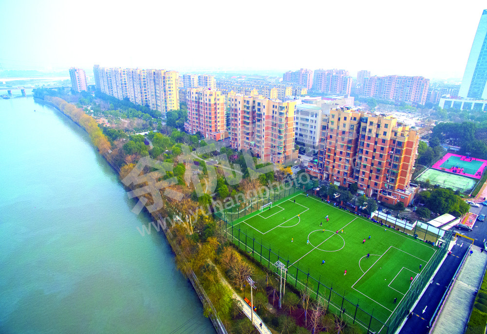 仁和集镇新建滨河绿道及足球场