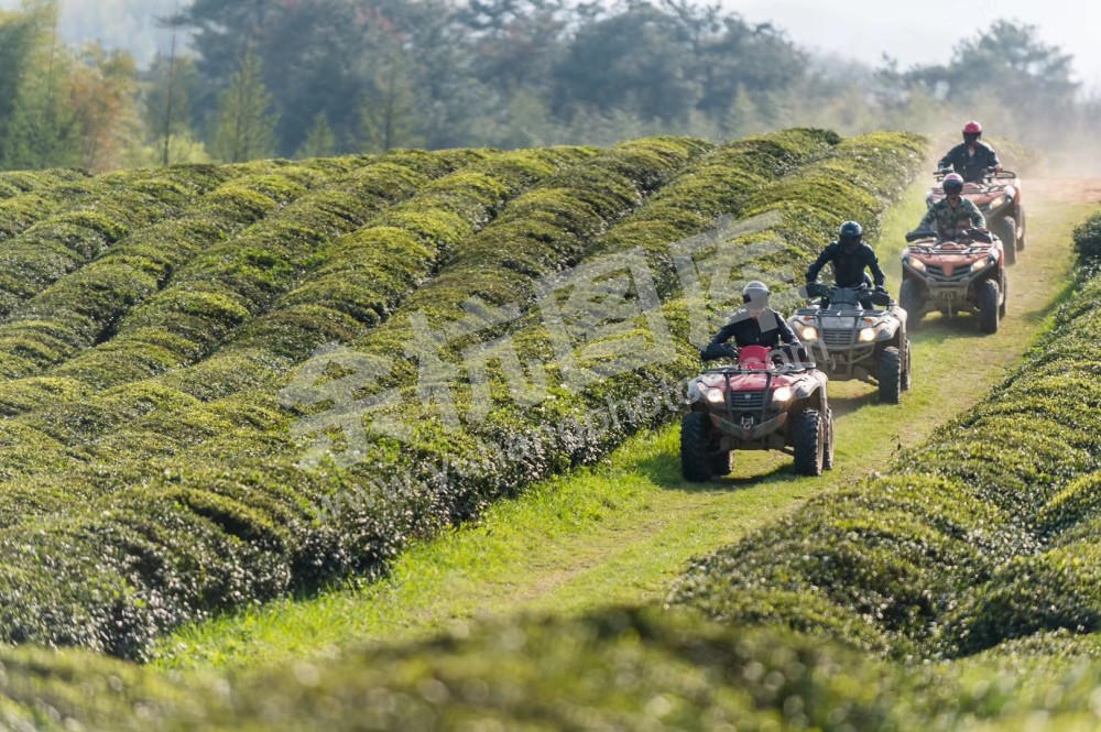 野天堂小镇体验项目山地越野摩托车