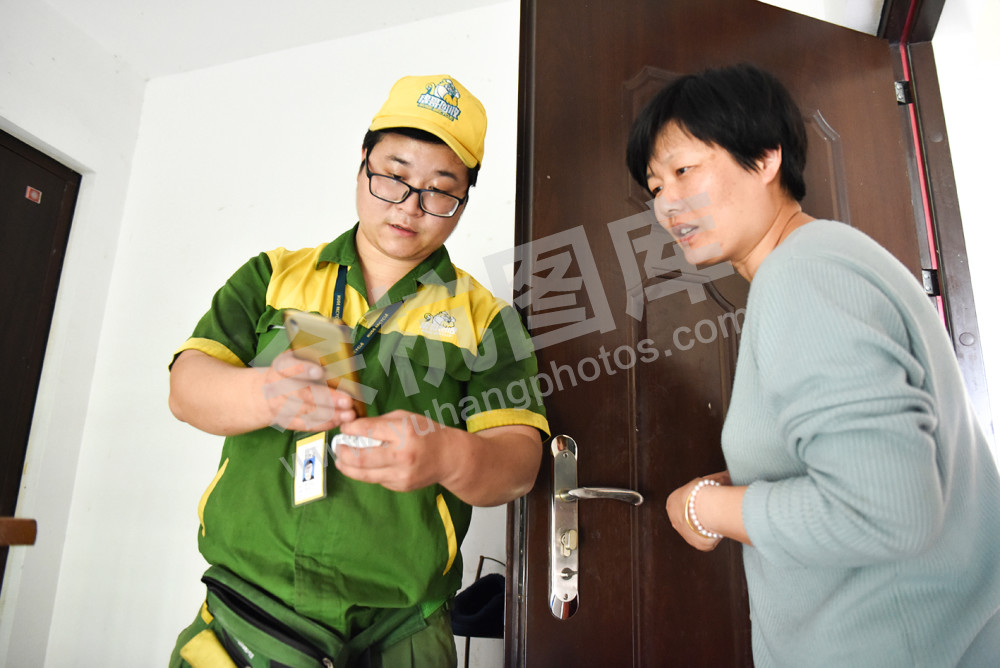 垃圾换“环保金”