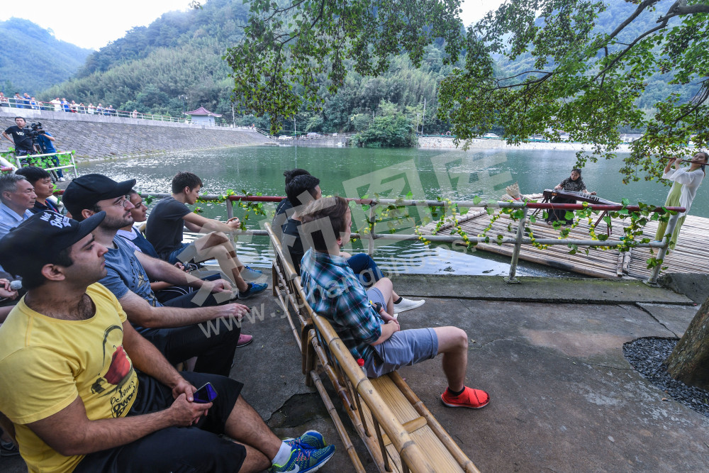 中泰街道水上竹笛音乐会