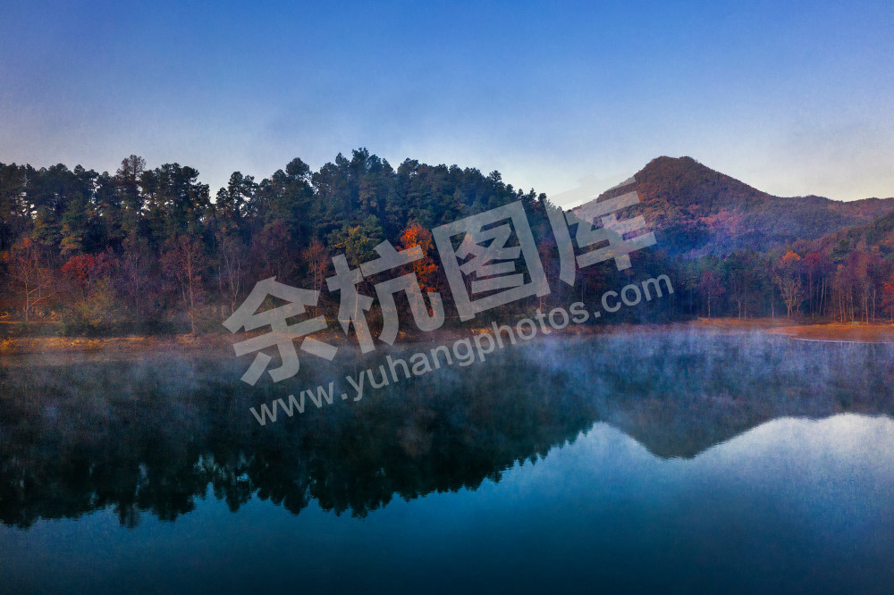 组照《深秋晨韵&middot;甘岭湖》