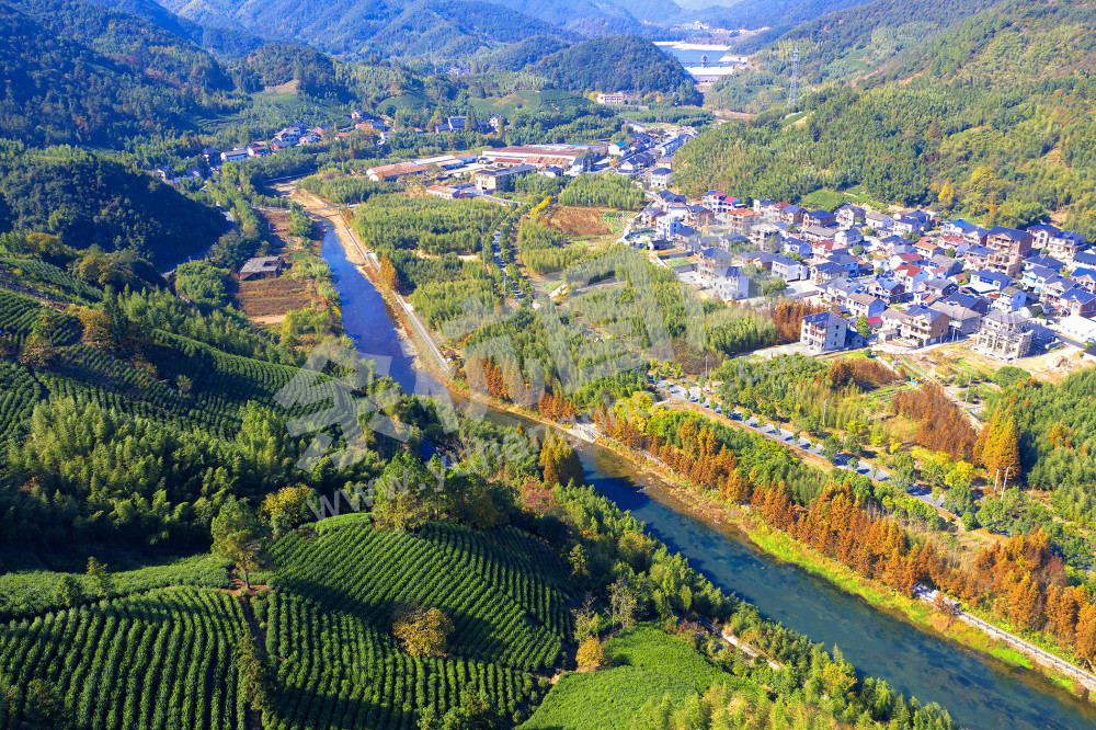 《全省最美公路漕雅线》 