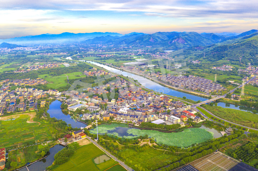 《苕溪两岸好风景》 