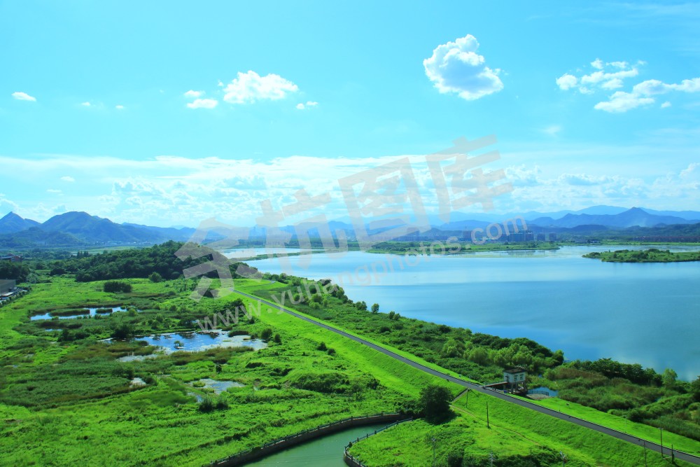 绿波荡漾，景色宜人