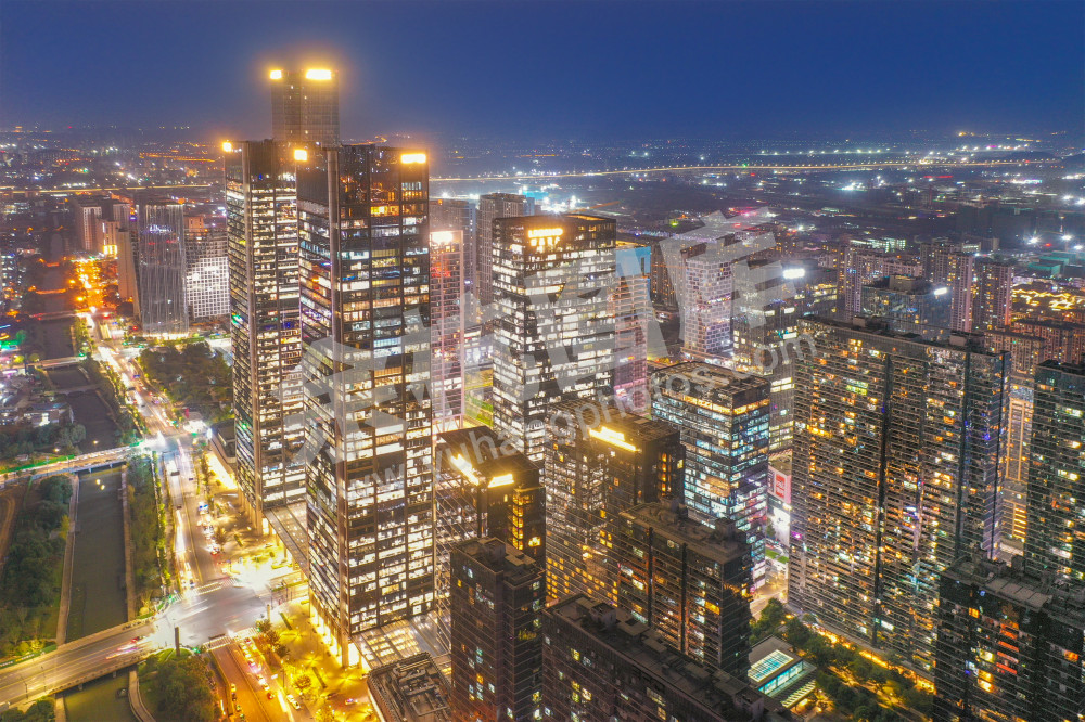 《璀璨的未来科技城夜色》