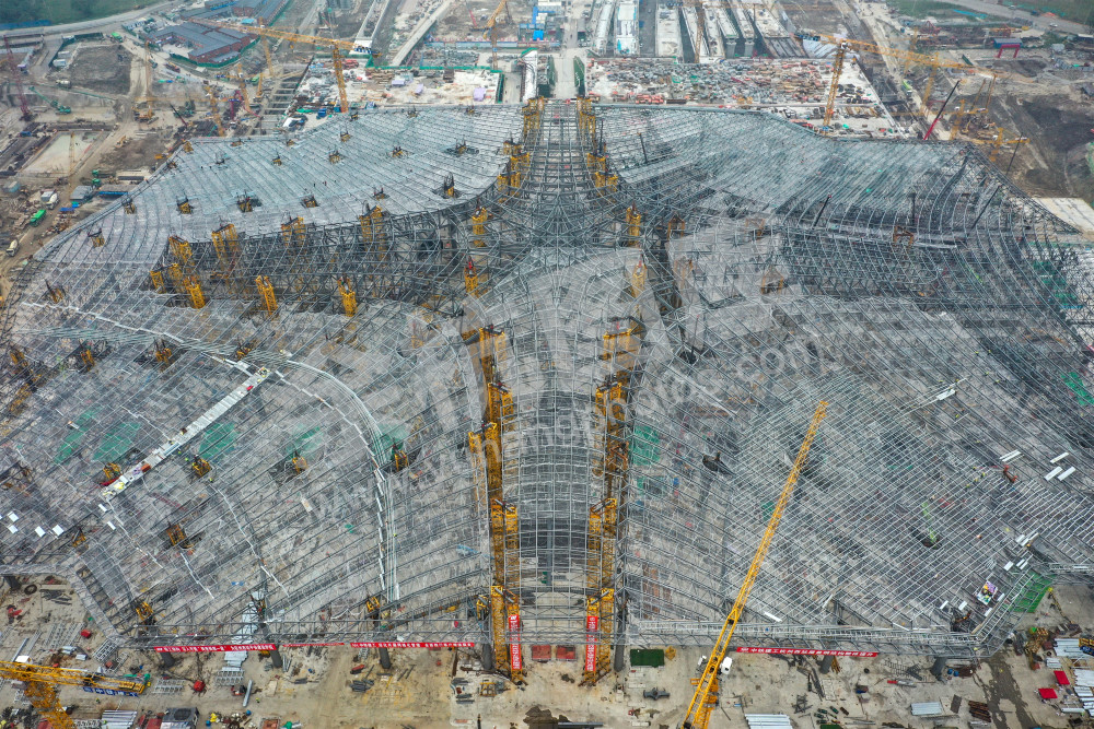 《建设中的火车西站》