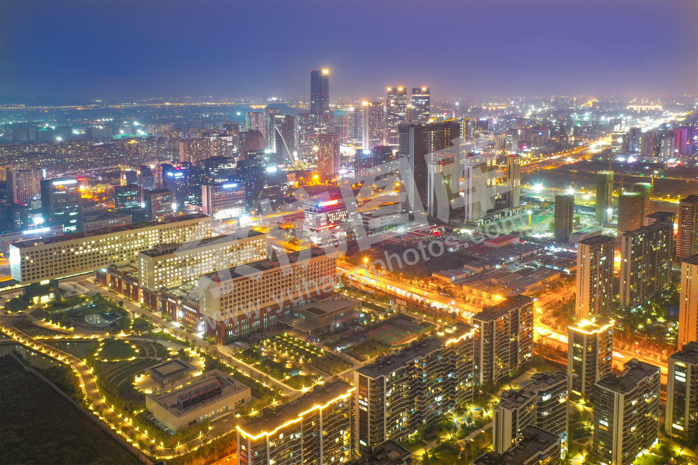 《璀璨的未来科技城夜色》