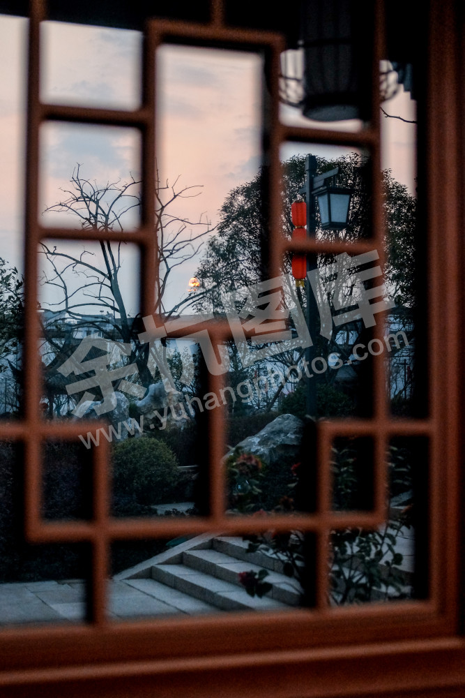 《闲居林下&mdash;老街新景》