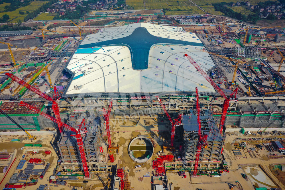 《建设中的火车西站》