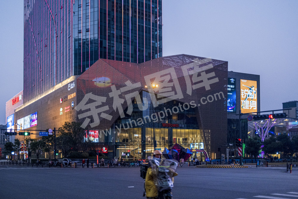 欧美金融城灯光秀