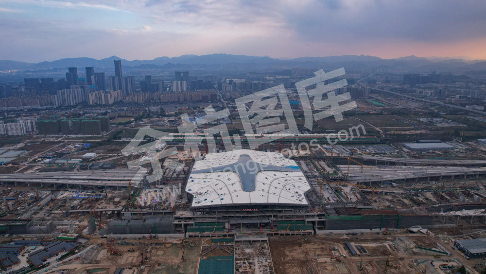 《建设中的杭州火车西站》