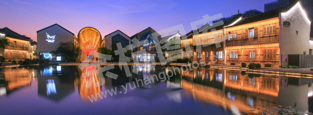 《梦想小镇夜色》