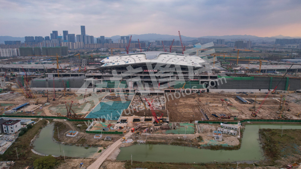 《建设中的杭州火车西站》