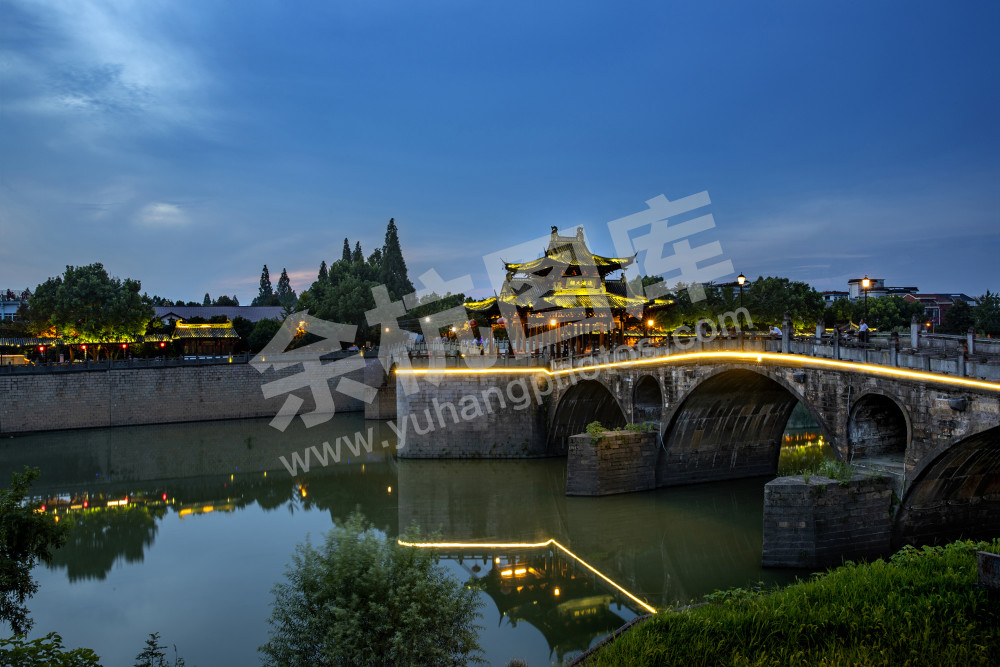 《宛在水中央》