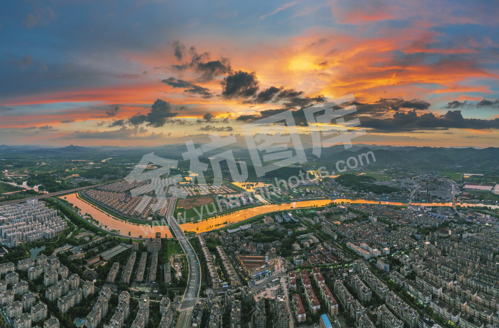 霞光满天照瓶窑