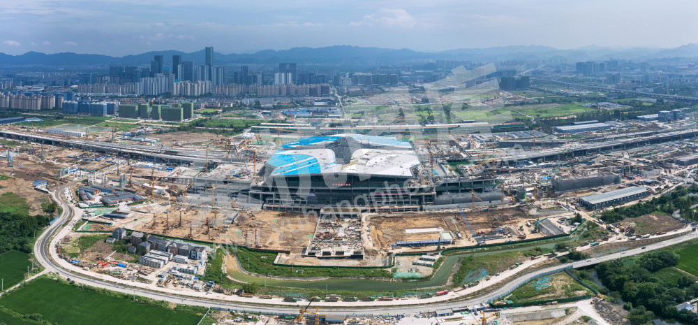 火车西站雏形初现