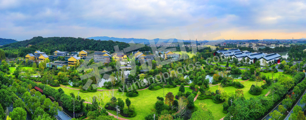 《梦栖小镇创新中心和大师村揽胜》