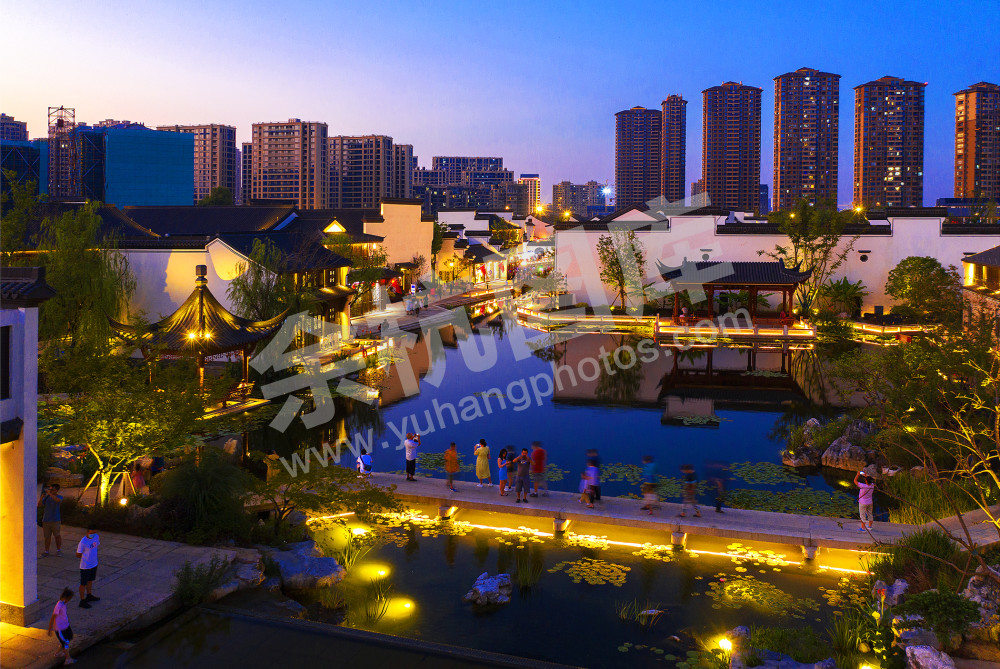 《老街夜色美》