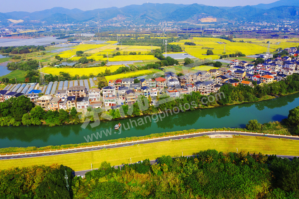 《路畅  水美 景美》
