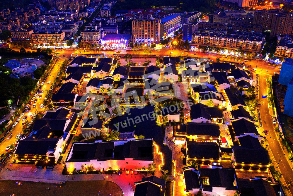 《流光溢彩繁华地》