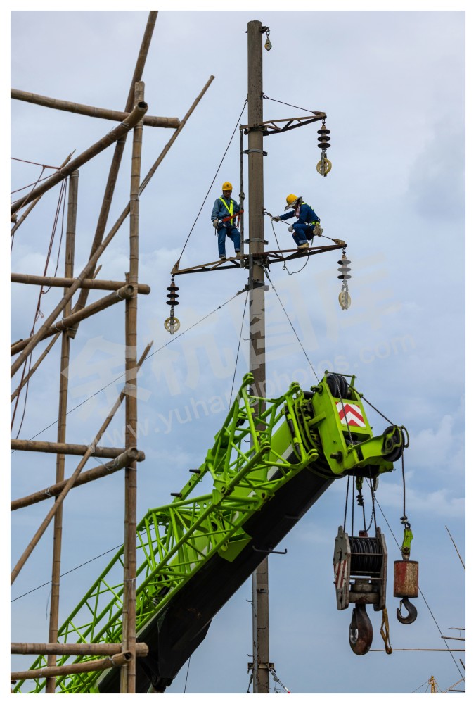 《冒暑抢修》  余杭街道