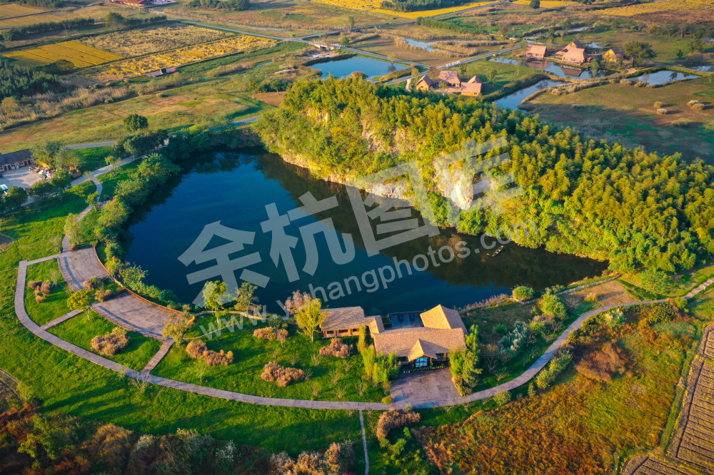 《良渚古城遗址公园》