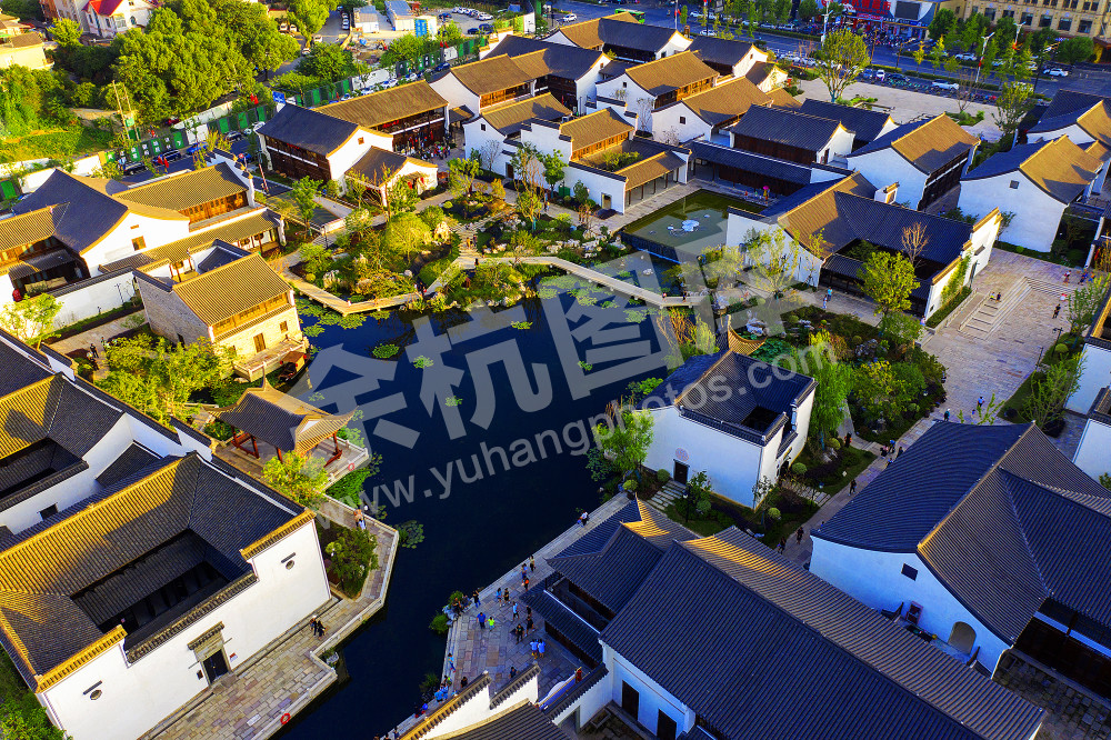 《旧街换新颜 古镇迎蝶变》