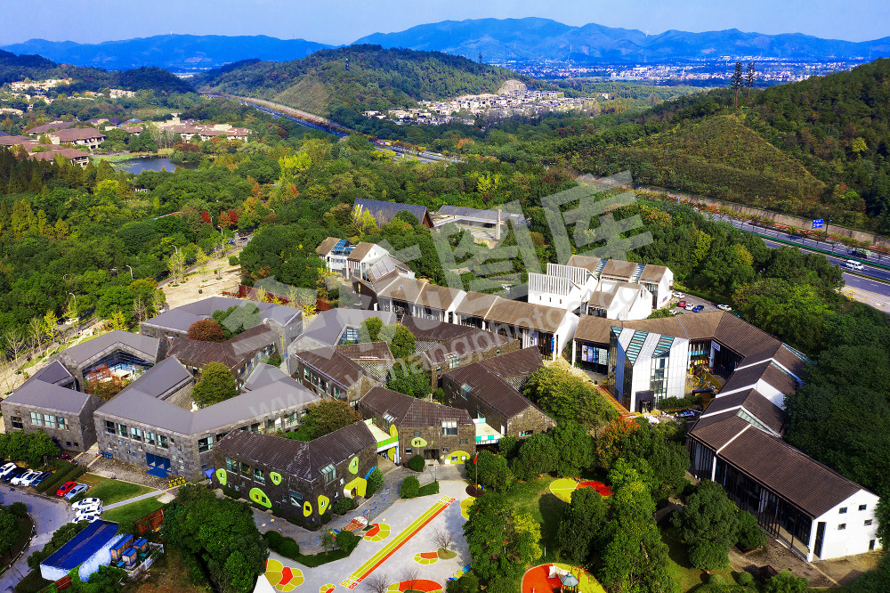 《人文和谐新型未来社区的建设典范》