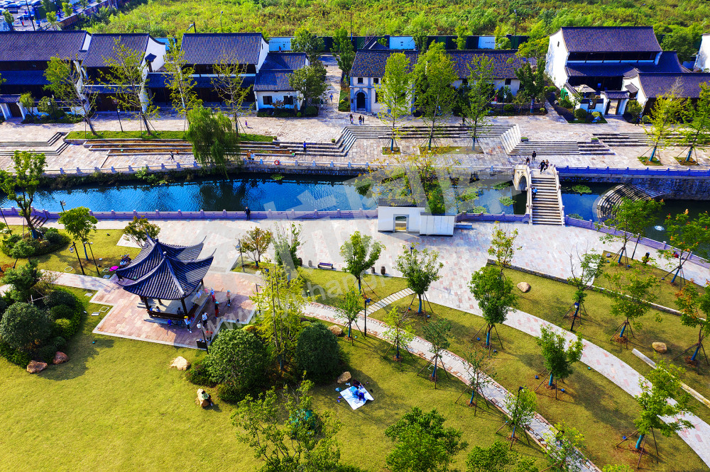 《休闲娱乐又一打卡地》