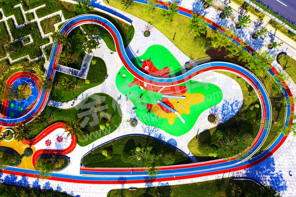 《康乐  运动融入科技创新的门户公园》