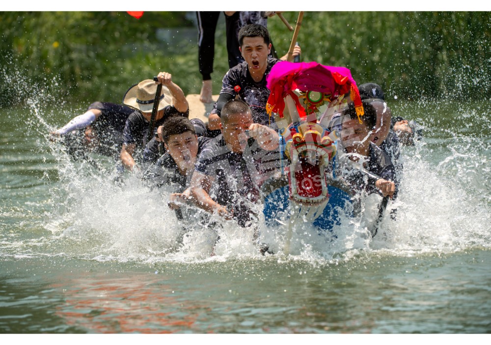 《合力争先》  五常街道
