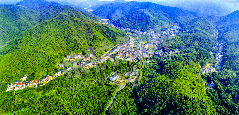 山中明珠奇鹤村