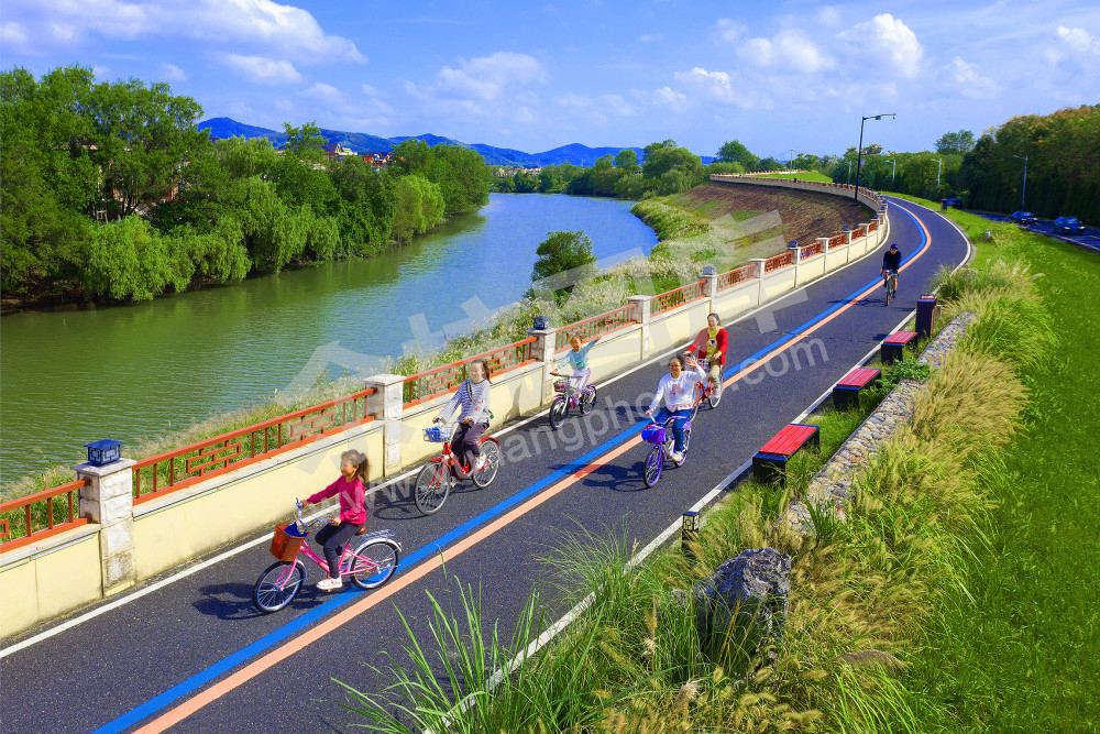 《骑行在最美的景观带绿道上》