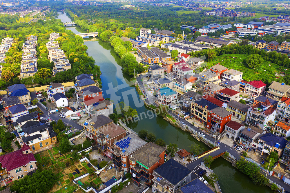 《路畅  水美 景美》