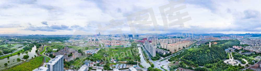 《绿水青山老余杭》