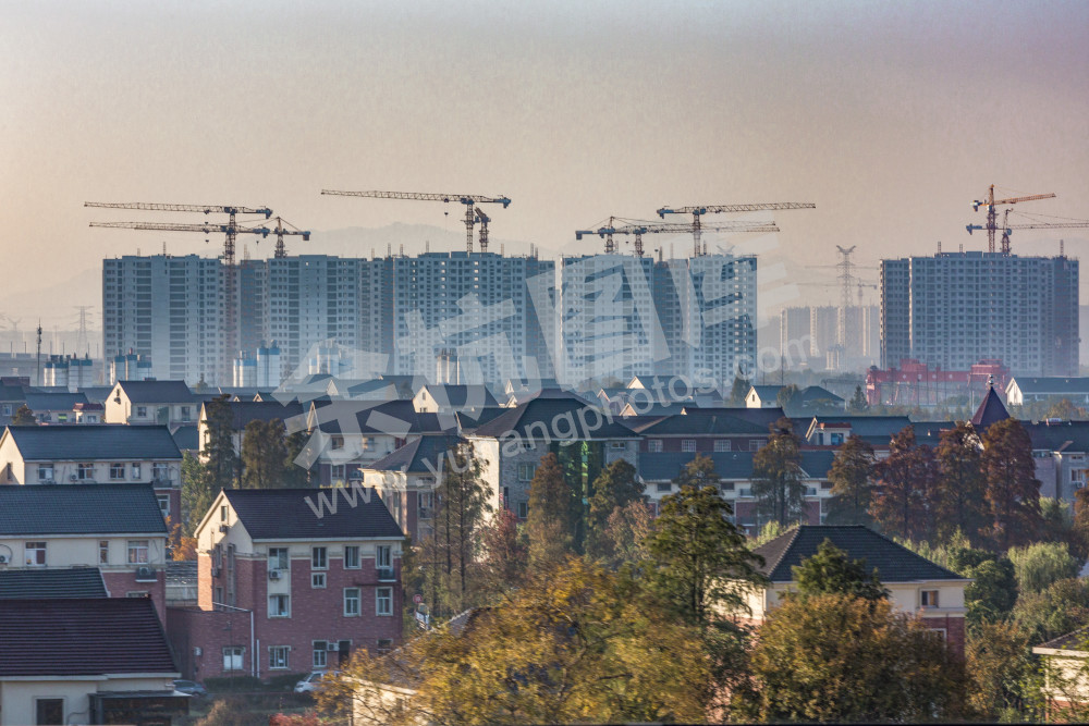 《高架路上看余杭》