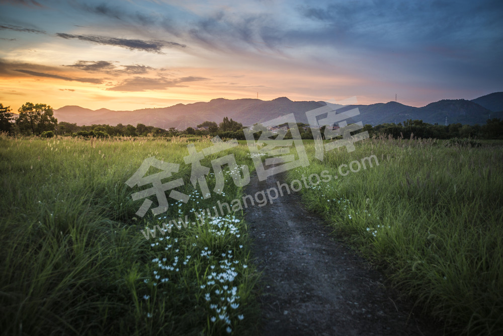 莫角山东侧台地