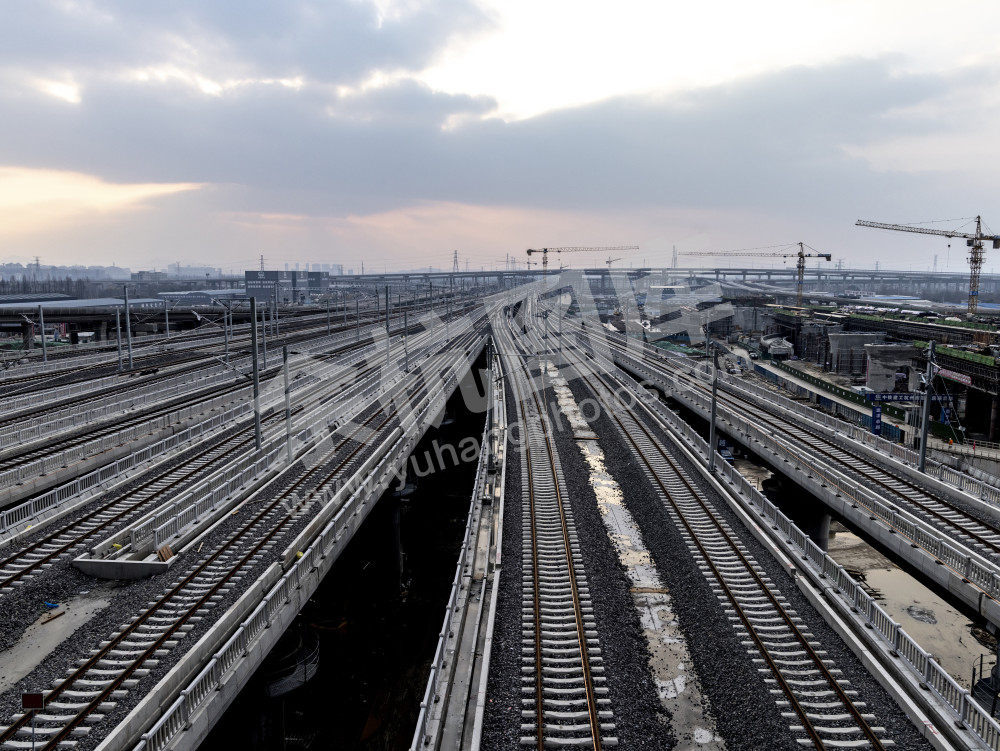 《仓前站与杭州西站》